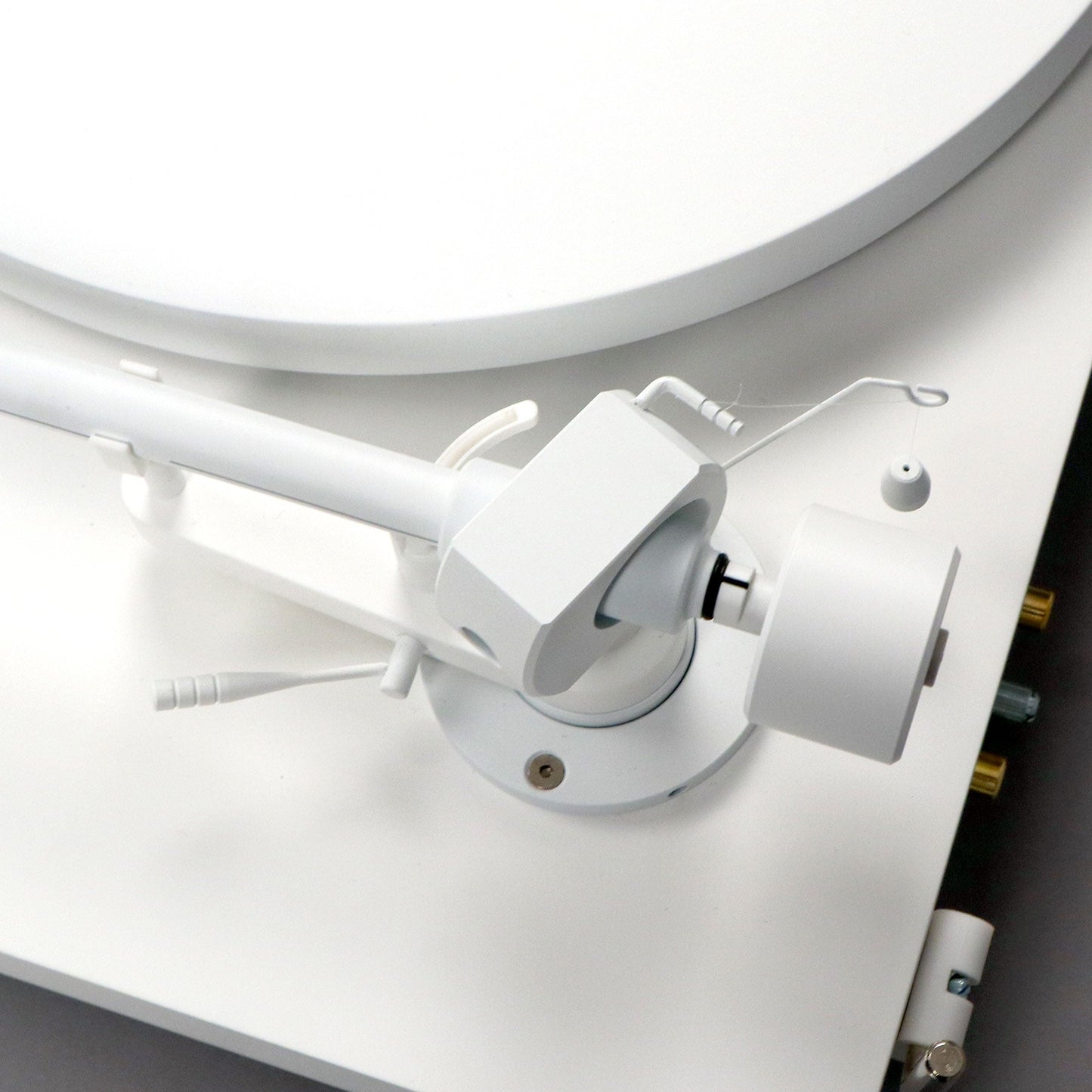 Pro-Ject: Debut PRO B Turntable - Special Edition White