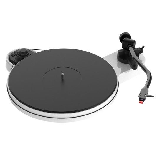 Pro-Ject: RPM 3 Carbon Turntable - White / Moonstone MM (RPM3)