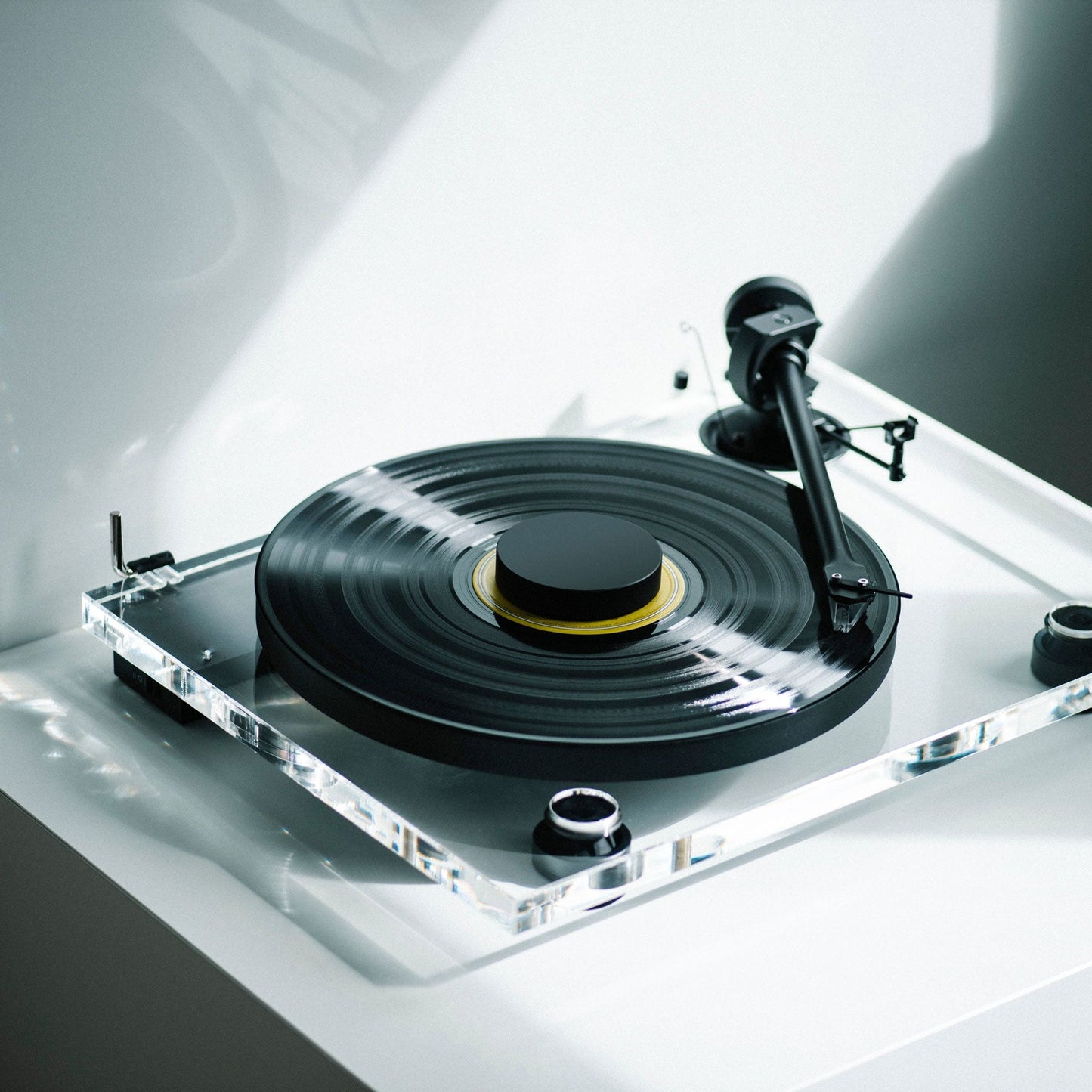 Pro-Ject: XA B Balanced Acrylic Turntable