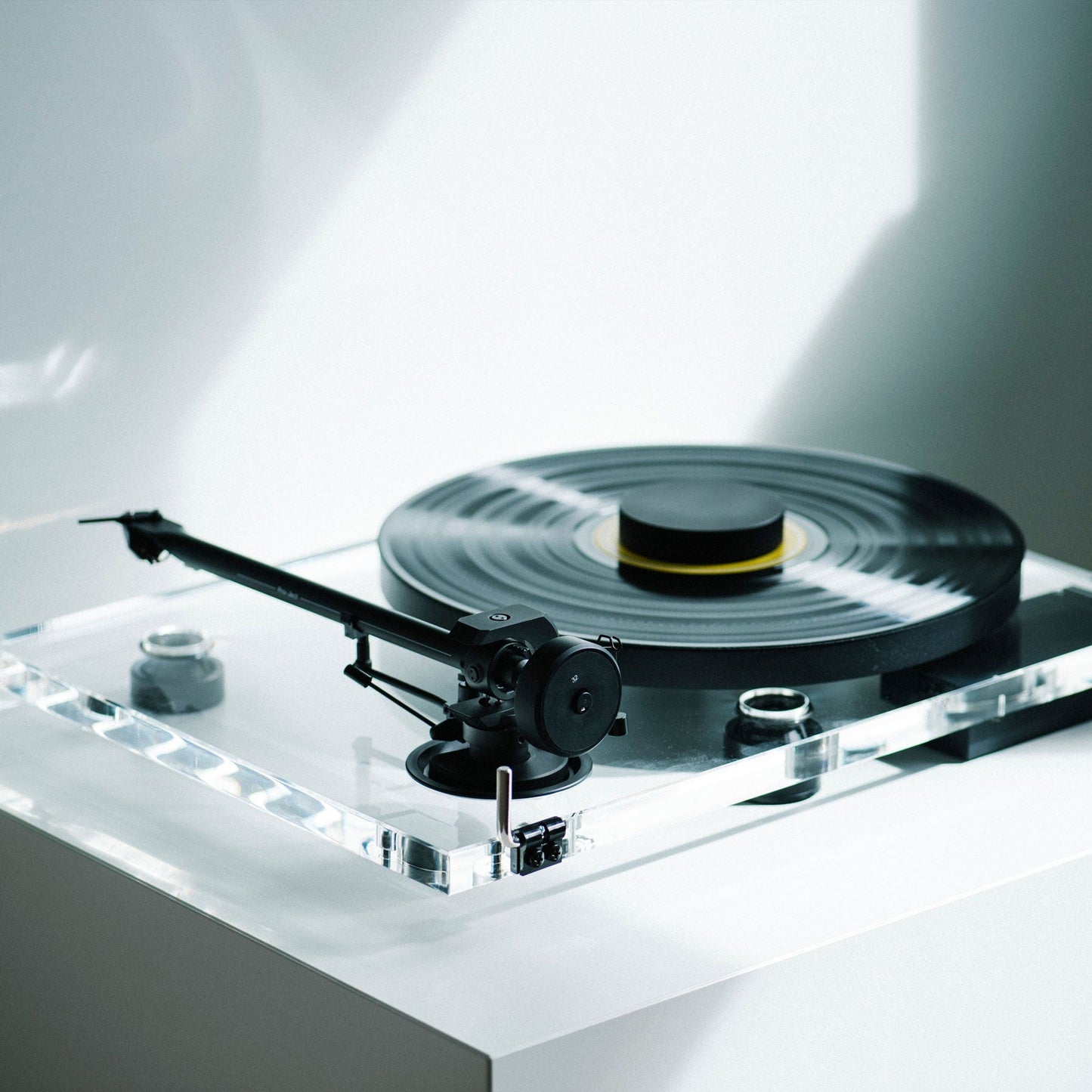 Pro-Ject: XA B Balanced Acrylic Turntable