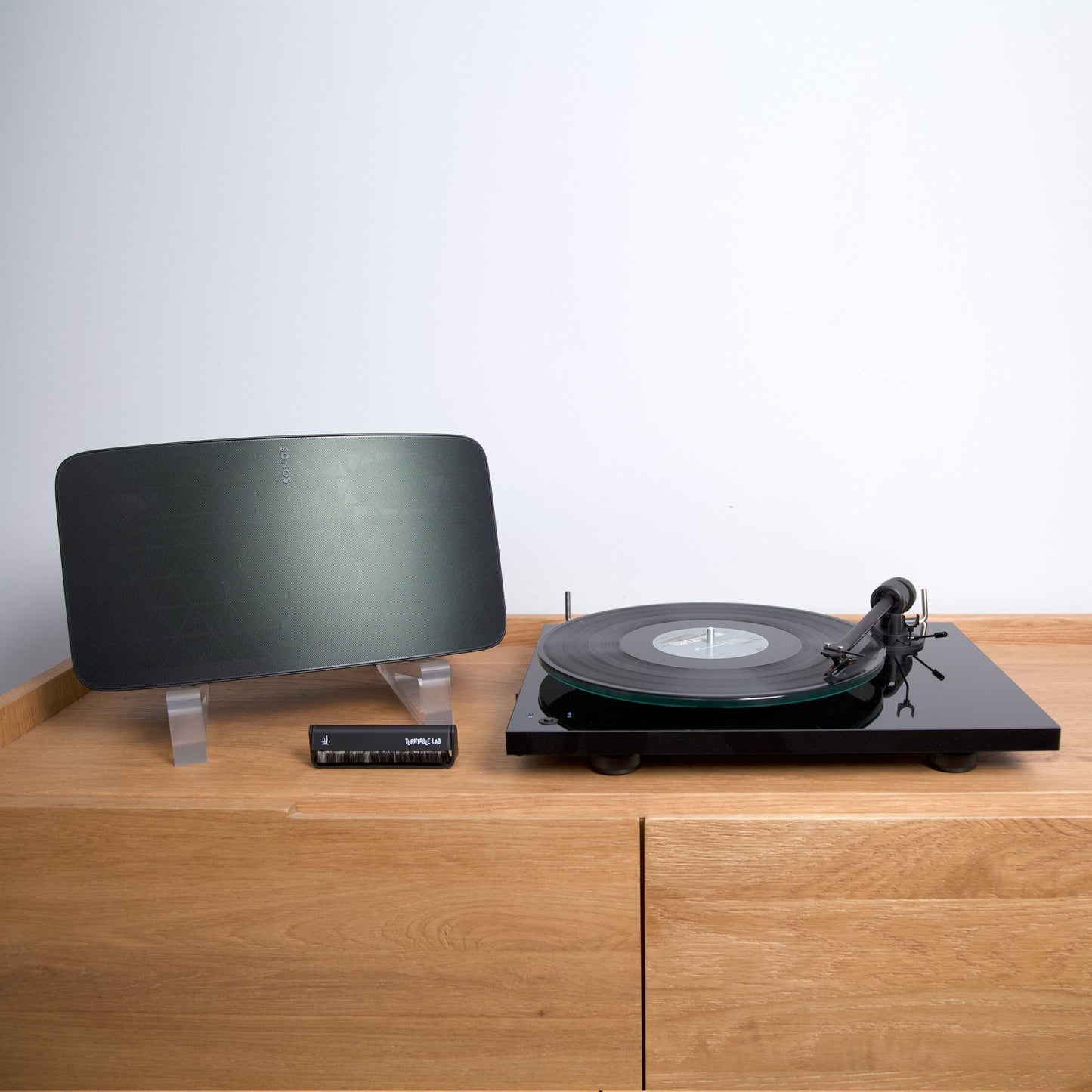 Pro-Ject: T1 Phono SB / Sonos Five / Turntable Package